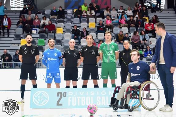 CoGAFS's tweet photo. 🏆 2ª División

👥 Ander Garrido / Eduardo Sierra
👥 Antonio Cañas / Tiare Valencia

@AvanzaJaen 🆚 @CDLeganesFS

📸 @JuanPedroB52797

#futsal #aretofutbola #futsalreferee #referee #arbitro #arbitra #ctafs #rfef #jaen #quenotelocuenten #cogafs https://t.co/H0Q9OcEjAw