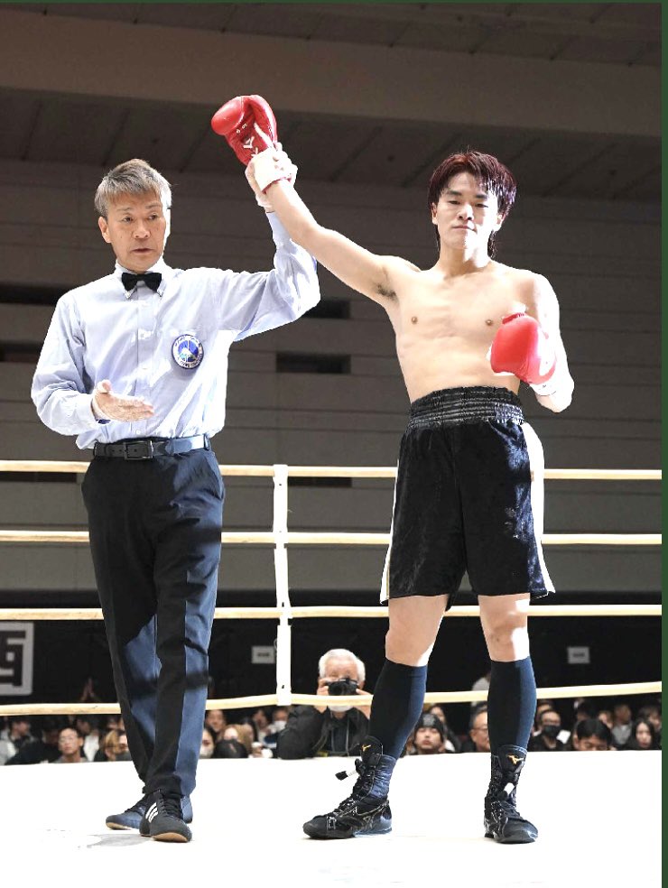 wvm94852's tweet photo. 2025/12/7
エディオンアリーナ大阪第二
winner 安永翔眞(Gツダ)
#boxingmobile
#boxeo #BOXING #川上じゅん
#川上じゅんレフェリー
#BoxingReferee https://t.co/wB8eGJclJf