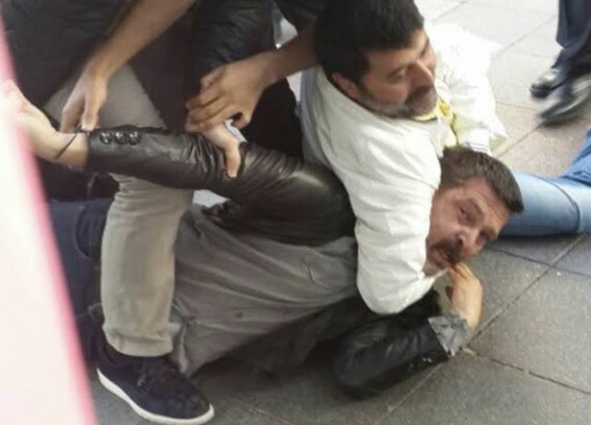ankarafedaisi's tweet photo. pazartesi sabah 8 alarmının hissettirdigi boğuculuk https://t.co/N8HXVoEnan