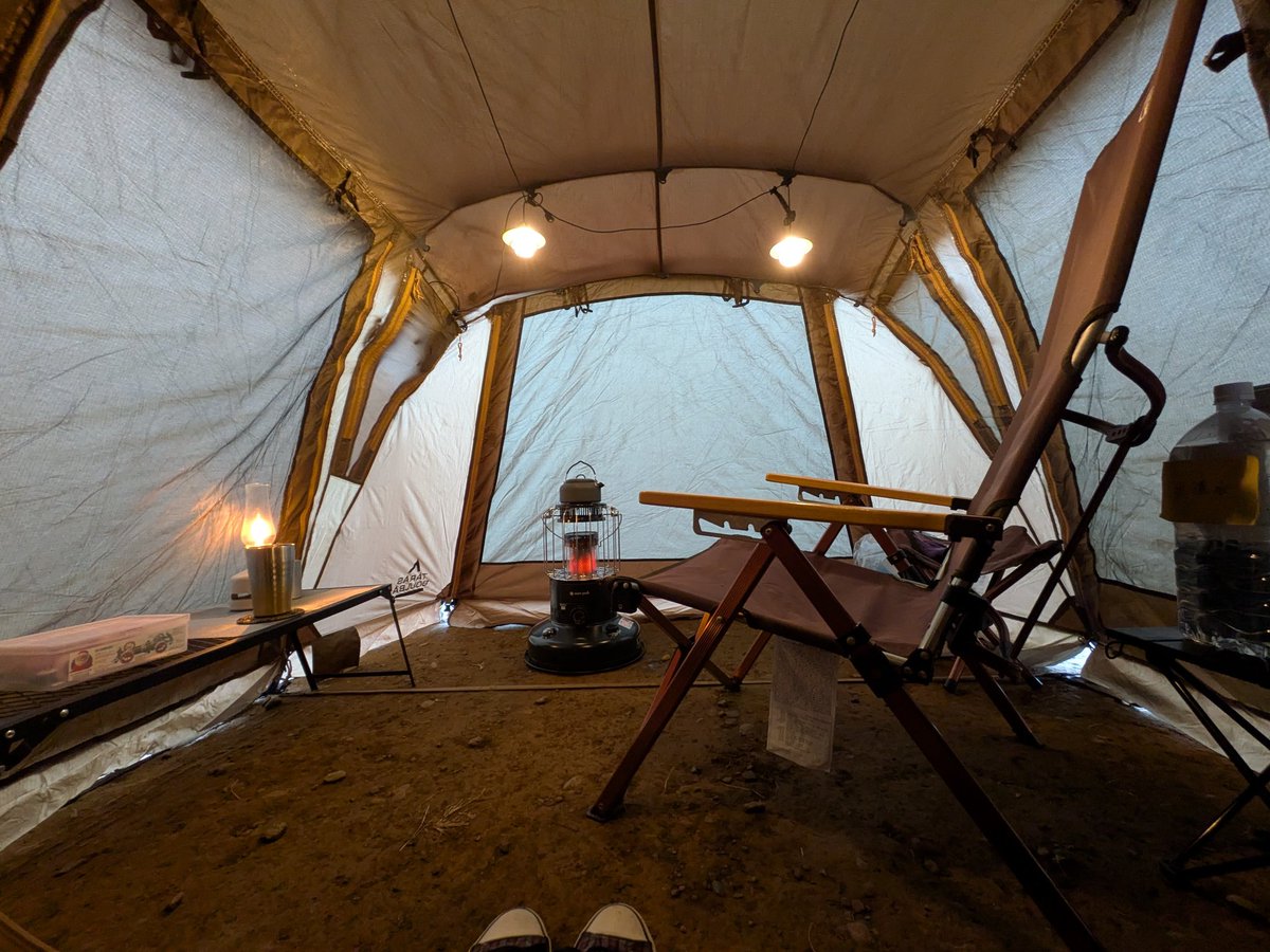 おはようございます。 朝は引きこもりですが、コーヒーを飲む時は開放