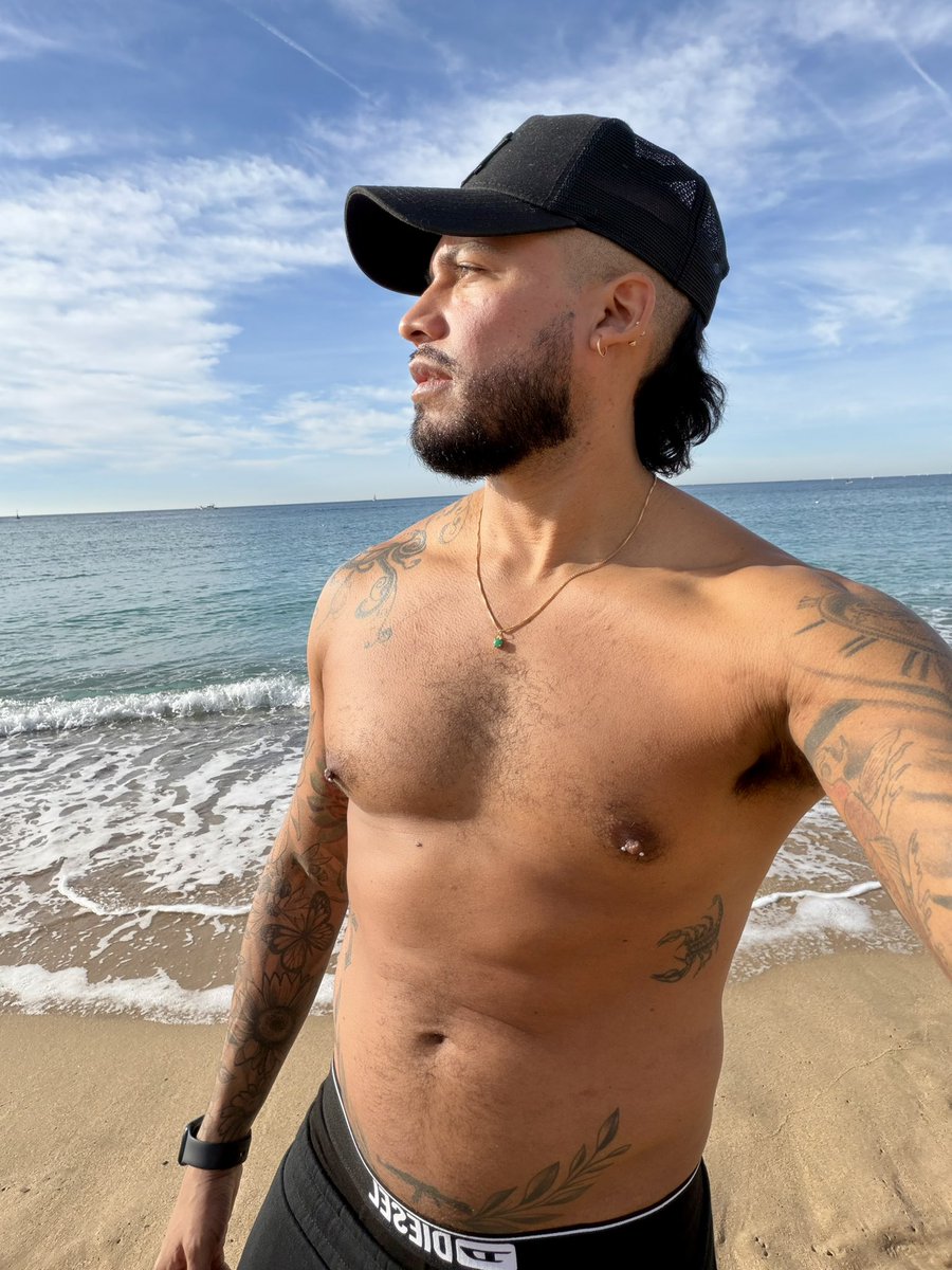 En la playa ?
🔥🦍🔱💶
La Barceloneta
Onlyfans.com/goman969