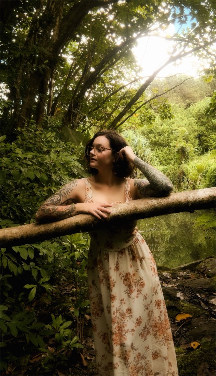 Anyone care to stroll with me through the forest? 🌱🧚🏻