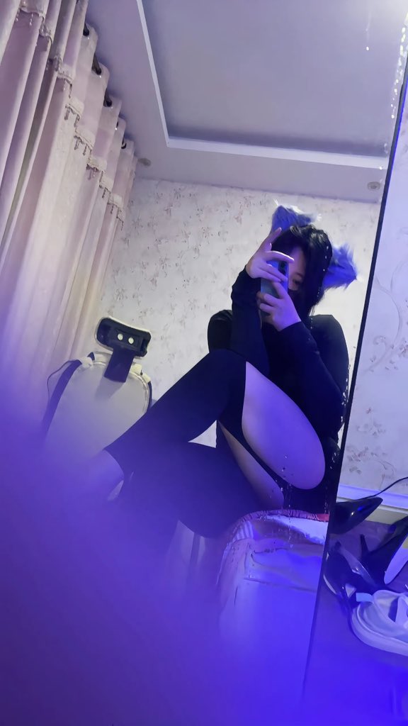 Distractions越 tweet media