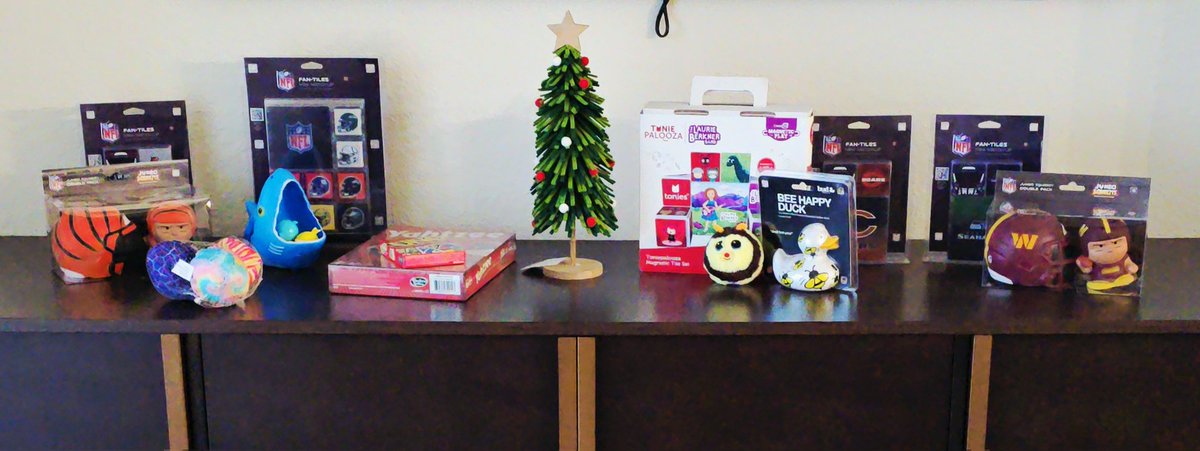 I never get to spoil my nieces for Christmas since I live so far away, so this year I went all out for them since we are all on vacation together. 🎄