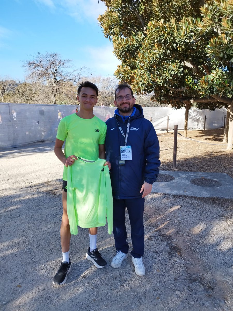 Por circunstancias de la vida, coincidí con Alex Yee el 12 de enero en el 10k de Valencia. Me hizo ilusión verle de cerca por primera vez:Todo un cuádruple medallista olímpico de Triatlón y que se atrevía a "zapatear" con especialistas del asfalto. ¿Cuál podría ser su techo? 🤭👇
