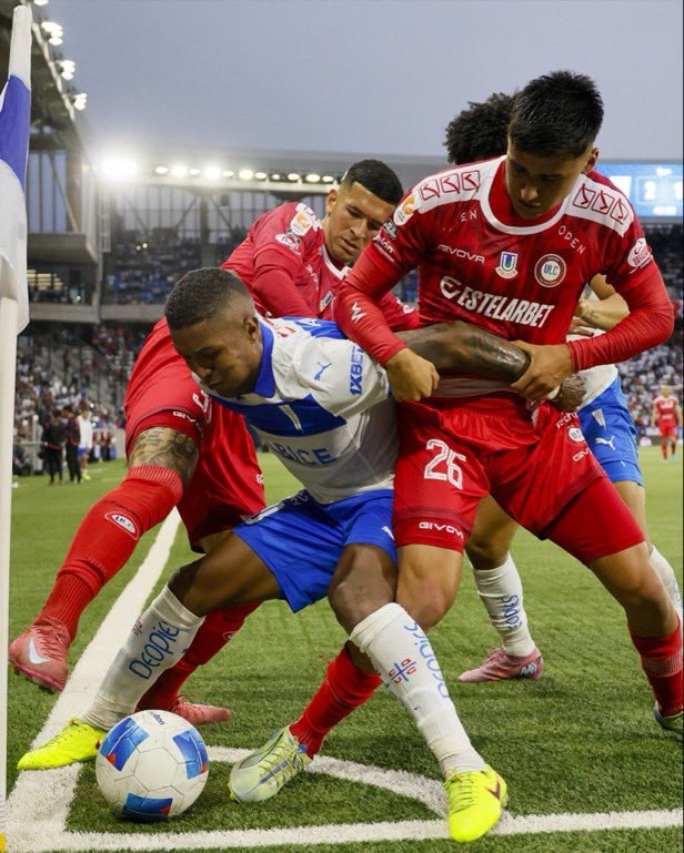 Housset59's tweet image. Quedate con alguien que te defienda así 🇫🇮❤️: