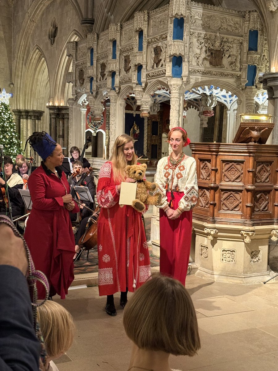 astro_timpeake's tweet image. A very special night at Boxgrove Priory in West Sussex raising money for @depaul_uk and @womenfight4ua. Beautiful vocal performance by @kvitka_openkids accompanied by the University of Chichester orchestra and Arun Choral Society. 

#carolservice #ukraine #Christmas2025