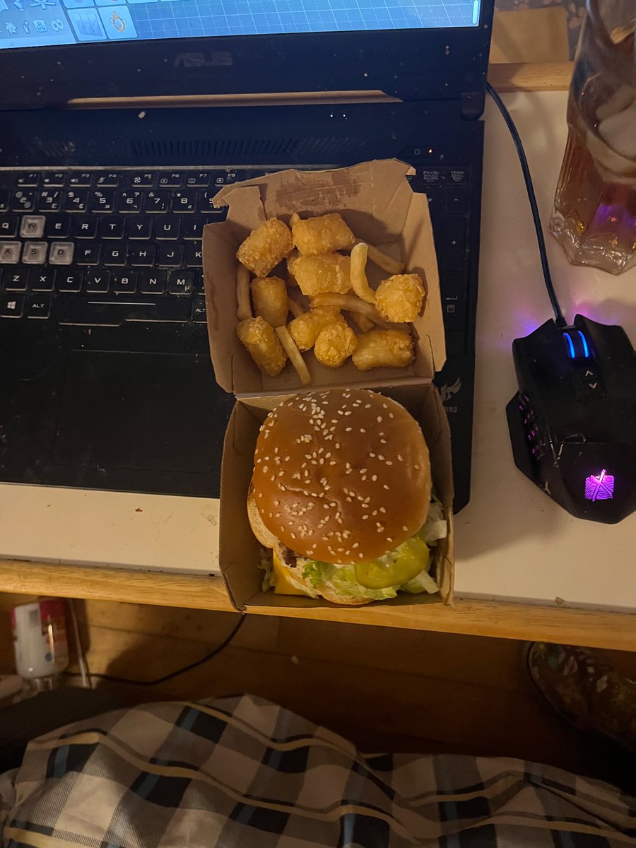 ReevesMay's tweet photo. @McDonaldsCanada orders you "Grinch meal" this is what I received. Disappointment waste of 20$ https://t.co/gKvE4VXsJf