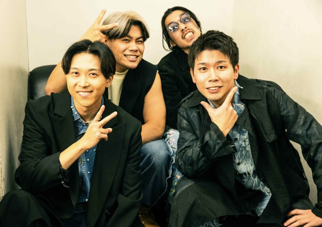 marina14n01's tweet photo. ちちんぷいぷい😅😊w
梅田QUATTRO に戻りますように♬
ドラえもん
タイムマシン🥹🥲🫶💚
黒のやつ見れてないんだ
もうちょっとやったのにな🥹
DVD とかどんな形でもいいから観れたらいいな💙💜💛💚
#オバトン
Thank you💐です
最高にかっこいいアーティストに出会えて良かったです♬ https://t.co/EVO8Qt9we0