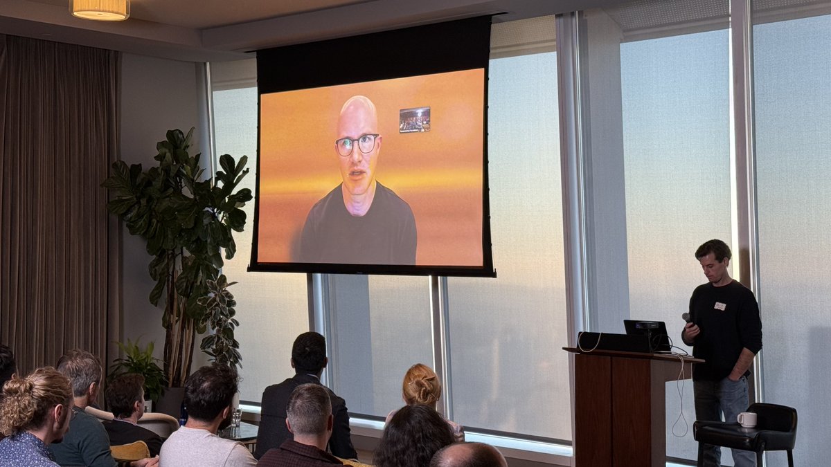 SciCon 2025 brought scientists, funders and founders together in one room for a full day of discussions.

Here are the highlights from an event that left everyone energized.

1/8