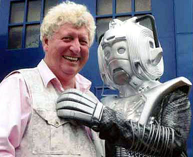 Tom Baker with a Cyberman. #TomBaker #DoctorWho #FourthDoctor