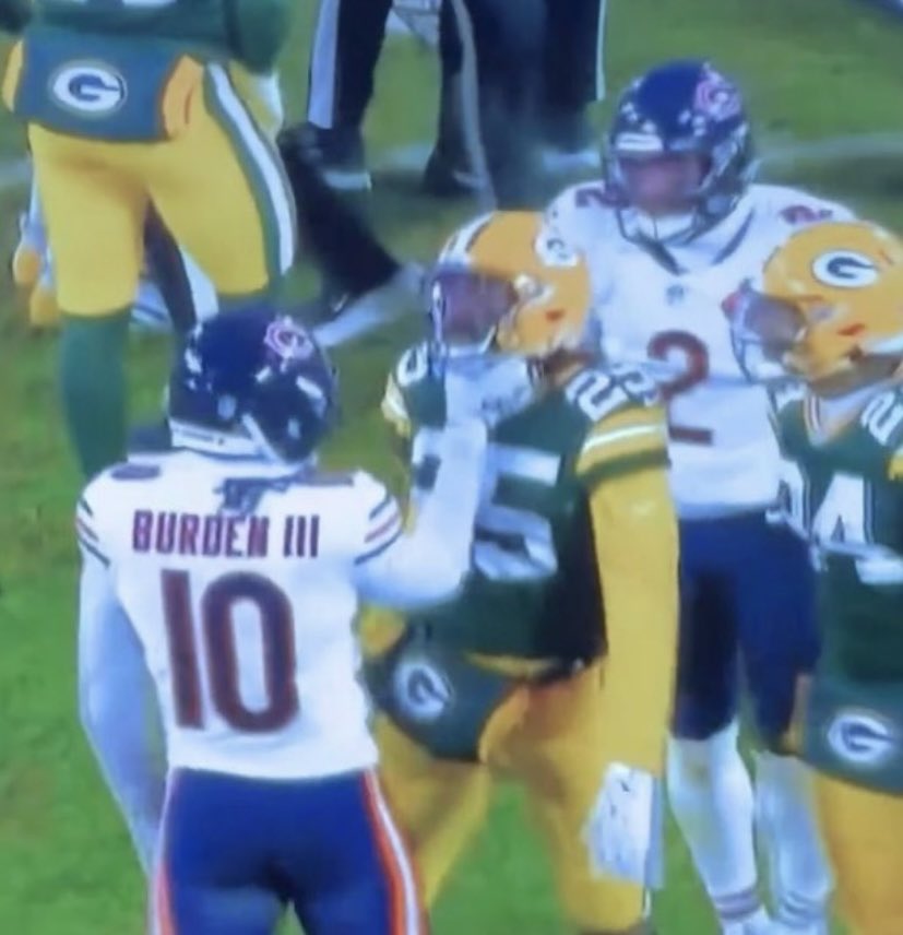 lambeau_nations's tweet photo. This is totally fine I guess  @nfl https://t.co/19OOoJfbO9