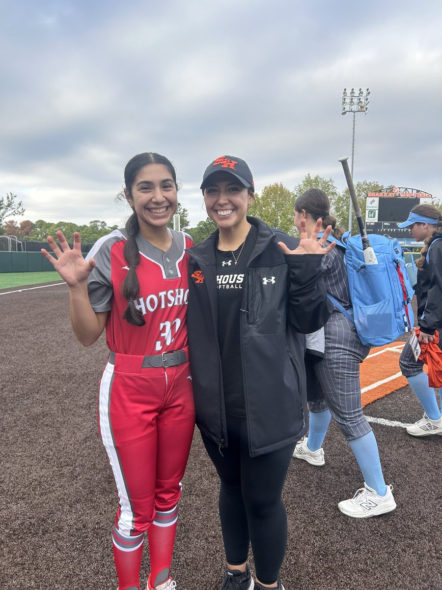 LaceyMagallanez's tweet photo. Had an awesome time at the @bearkatsSB elite camp today! Thank you @CoachValis and the SHSU staff for an amazing day of learning, competing, and getting better. Loved the energy and the coaching! π§πΎπ₯ #EatEmUpKats #SamHoustonStateSoftball #2028Recruit
@dv_softball @MVP_512 @MiguelTrev8804 @SBRRetweets @Hotshots16u
@NCSA_Softball