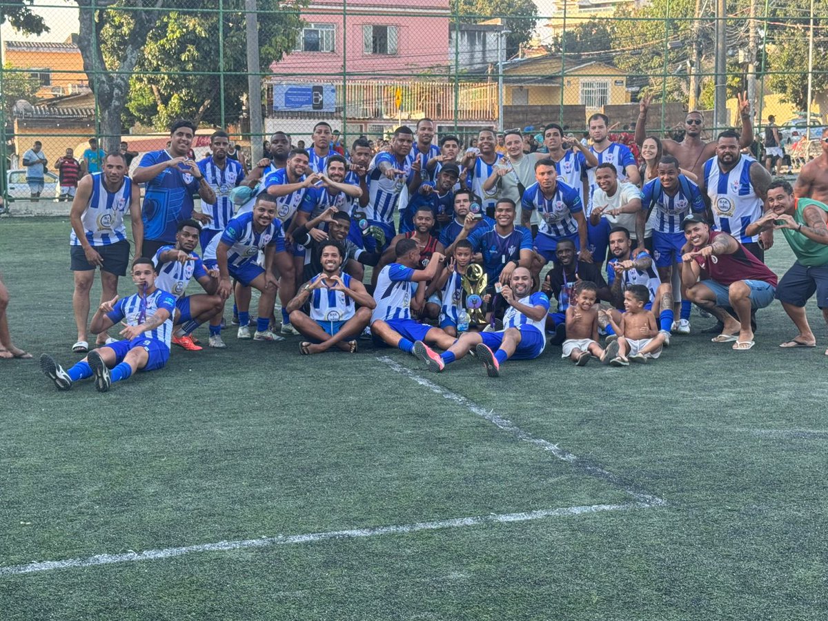 O tal time de AMIGOS foi HEXACAMPEÃO hoje, muito obrigado aos envolvidos, vocês são fodaaa 😍🤩🤍💙🏆🏆🏆🏆🏆🏆