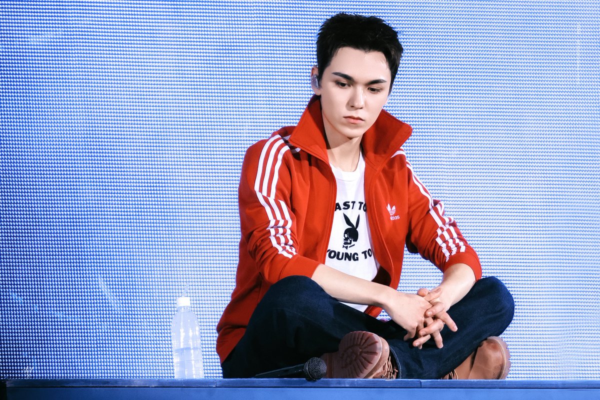 i would love to own the same adidas jacket as vernon 🙂‍↕️🙂‍↕️