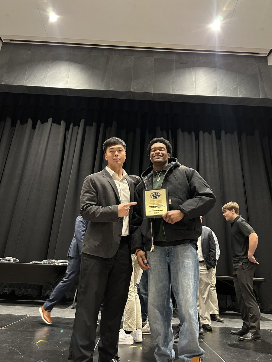 Year 1 being the Associate Head Coach/Varsity Linebackers/ JV Head Coach ✅ Love my people!! Blessed to be in the position that I am at!! There is a lot more work to be done!! #Family #Connections #TTP