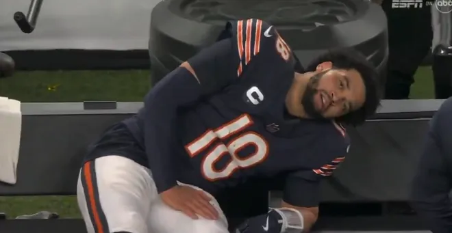 Underdog's tweet photo. Caleb Williams at the half:

6/14 Passing
32 Passing Yards https://t.co/kufZK8N4k5