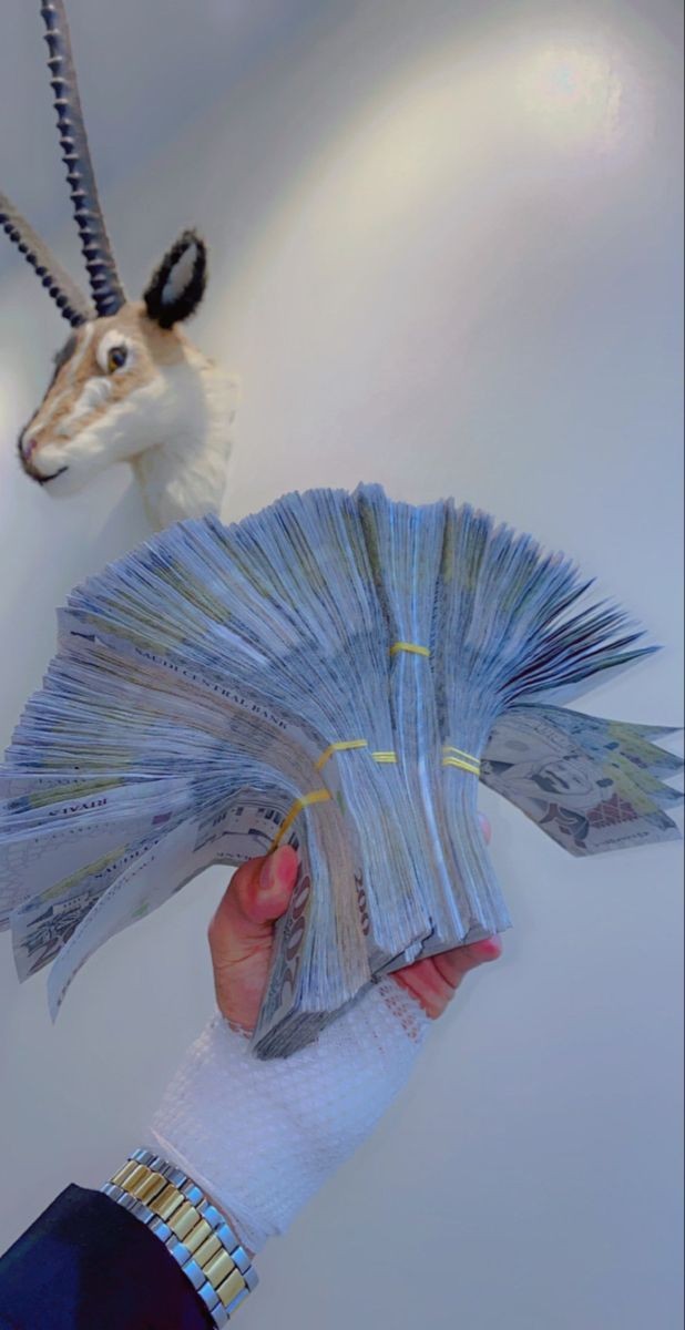 كن صريحا ❓🤔

500 الف ريال 
هل يمكن للمبلغ .. أن يحل كل مشاكلك 💵💰😍😍

أ. نعم 
ب. لا