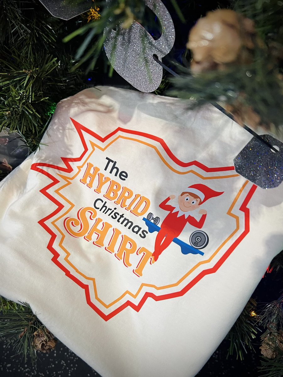 HYBPerformance's tweet image. 🎄🎅CHRISTMAS DROP!!!🎅🎄

⭐️ The 2025 Hybrid Christmas Shirt goes live **TOMORROW** starting at 5:00 am!

▪️Pick up in-gym or submit your order online via social media!

▪️Grab them while they last! 🎁

LEVEL UP. 

#HybridAthlete