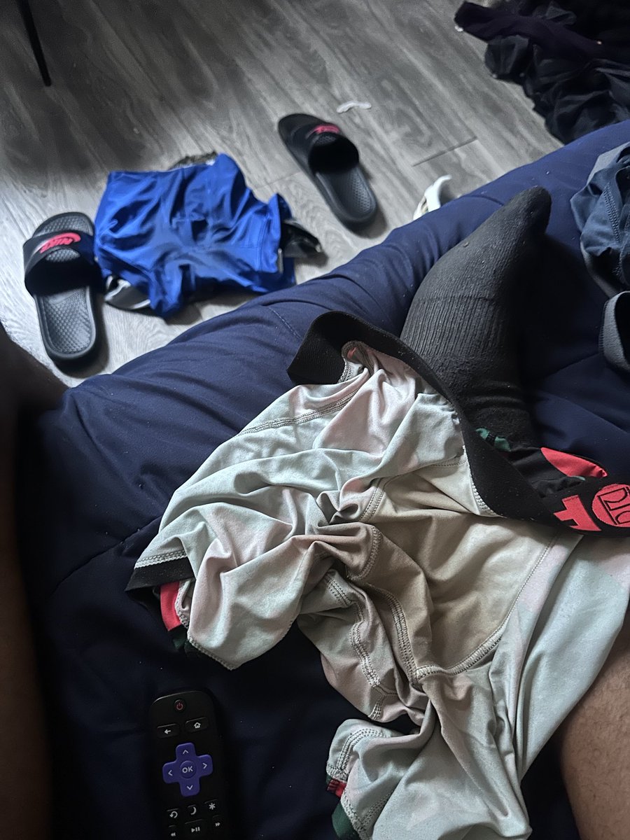 papogreasedup's tweet image. Which ones u want me to wear 😈