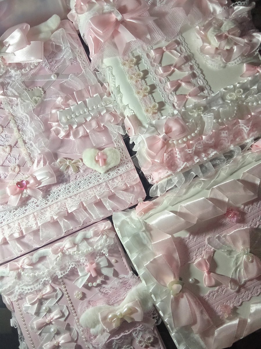 . . wts lfb ph 

• A5/A6 Lace Deco Binder 
  ⤷ 300-450 (alt) ea + sf pf

 payo prio / 3 days dop
 mop: gcash
 mod: flash, jnt

have 2 each binder

🏷️ pink white purple macaroon binder lace binder laced deco binder pink lace deco binder pink laced deco binder laced pocahol

📌