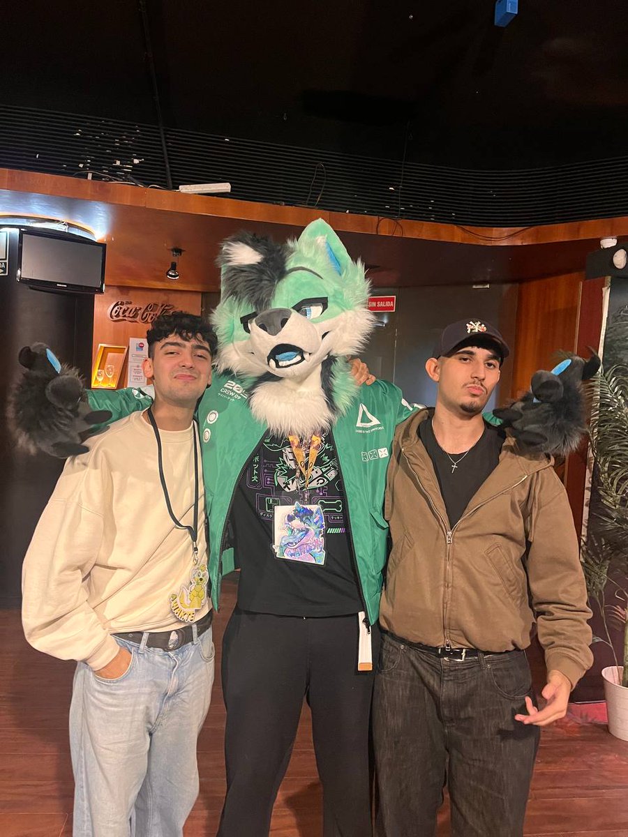 El plan 25' muchas gracias a todos chiquilloos: <a href="/ElPlan_Madrid/">El Plan</a> ; <a href="/MintyWafflesky/">Wafflesky~</a> ; <a href="/teksun_music/">Teksun</a> ; <a href="/GonZoFreak_/">Gonzo</a>  ; <a href="/an0w0n/">Anon</a> ; <a href="/awaktefurry/">AwaKte🥑</a>  💫