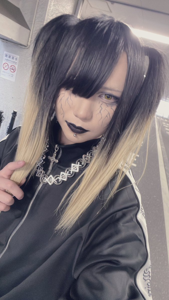 【謝辞】
初のワンマンありがとうございました！
それからアンチからのDMが届いていたにも関わらず来てくださったお客様にも感謝です。

それから終演後物販がめちゃくちゃドタバタしてしまいちゃんと物販に立てず申し訳ございませんでした