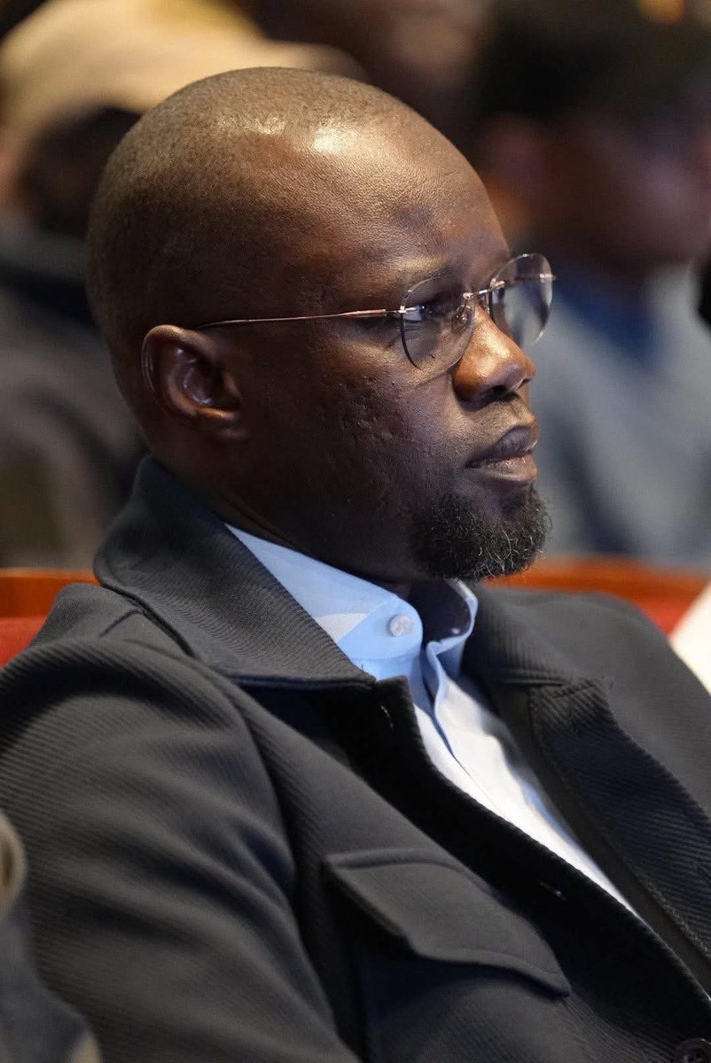 abro_abraham_'s tweet image. Ousmane SONKO |

« Mon engagement est né d'un serment de ne jamais supporter l'injustice. Ancien Inspecteur des Impôts et Domaines, j'ai vu des mains vendre la patrie. J'ai vu la trahison des élites. J'ai fait le choix de ne jamais détourner le regard. Ne jamais me soumettre.

Ce…