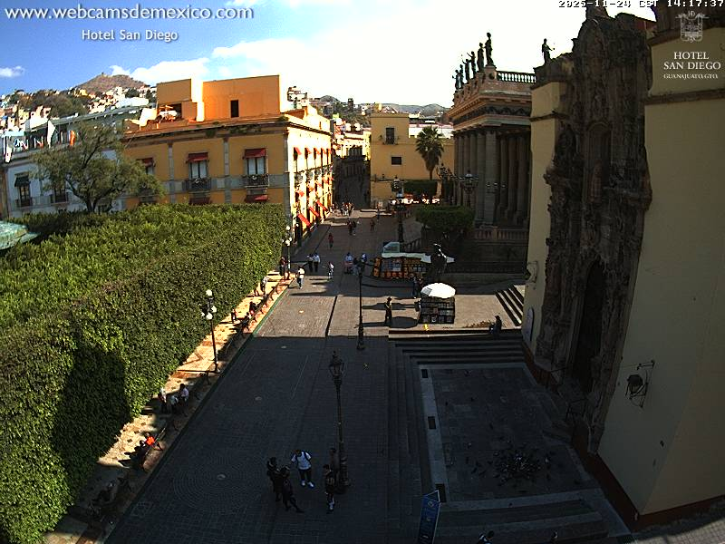webcamsdemexico's tweet image. #EnVivo.

#Chapultepec, #CDMX.
Vista desde el hotel Grand @fiestamericana:
youtube.com/watch?v=0wlJvA…

#Marina de #Acapulco, #Guerrero.
Vista panorámica desde @Albasuites:
youtube.com/watch?v=9f3npa…

#Cancún, #QuintanaRoo.
Vista panorámica hacia el sur desde @liveaqua: