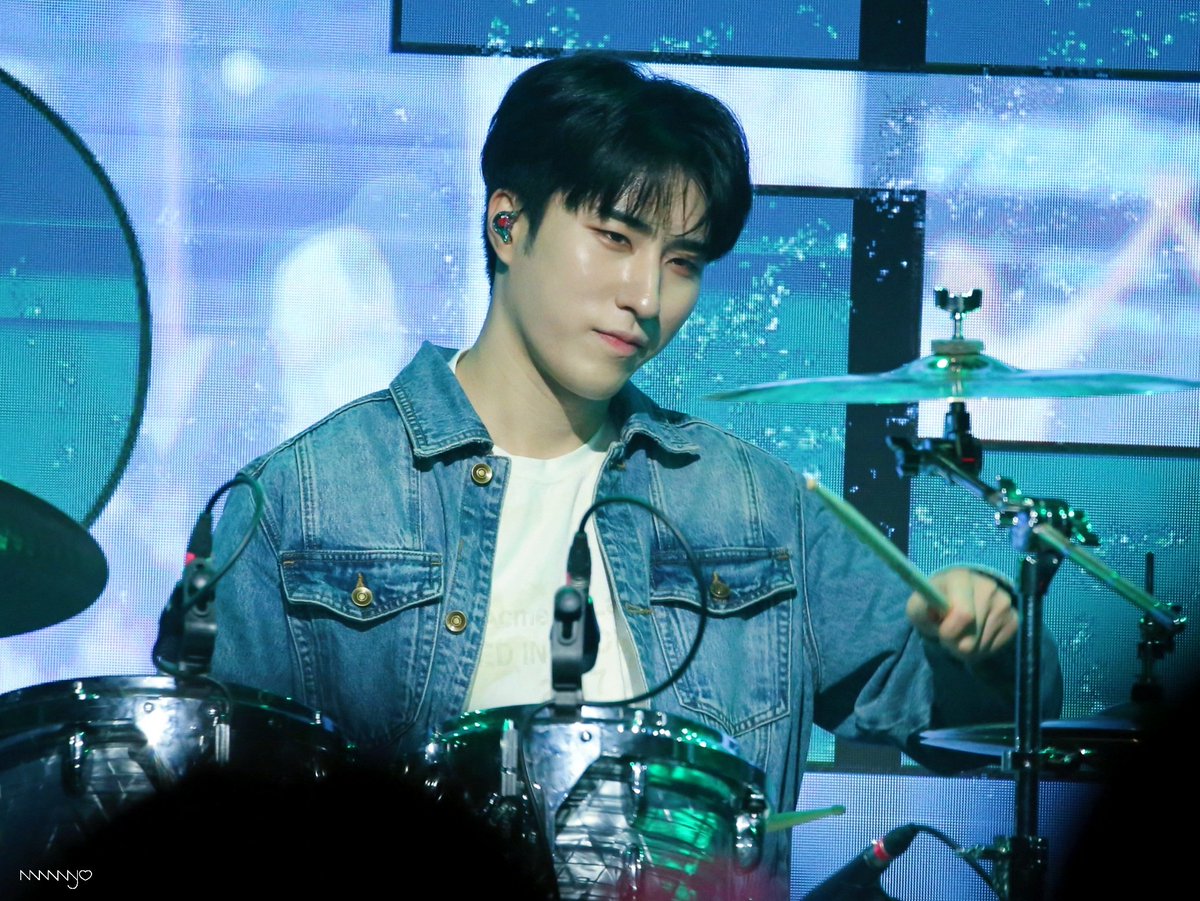 ✨251130 피크박스 2025 vol.2 : 청춘

이번주도 힘차게 시작..!💚🖤

#원위​ #하린​ #주하린​ #onewe​ #harin