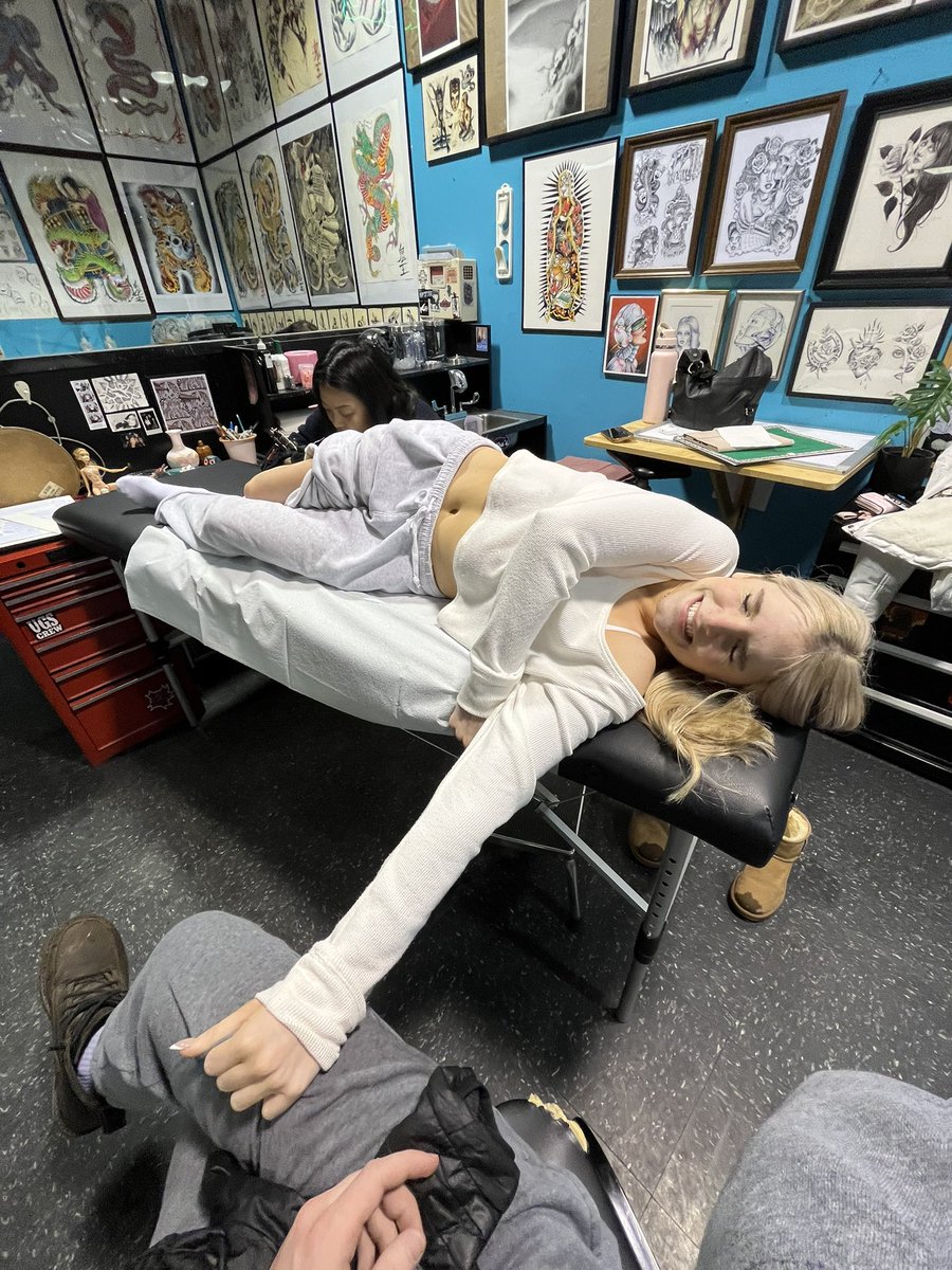 albanese778's tweet photo. Sis got her first tattoo and ofc i had to join in on the fun :) https://t.co/IDezsWGzA2