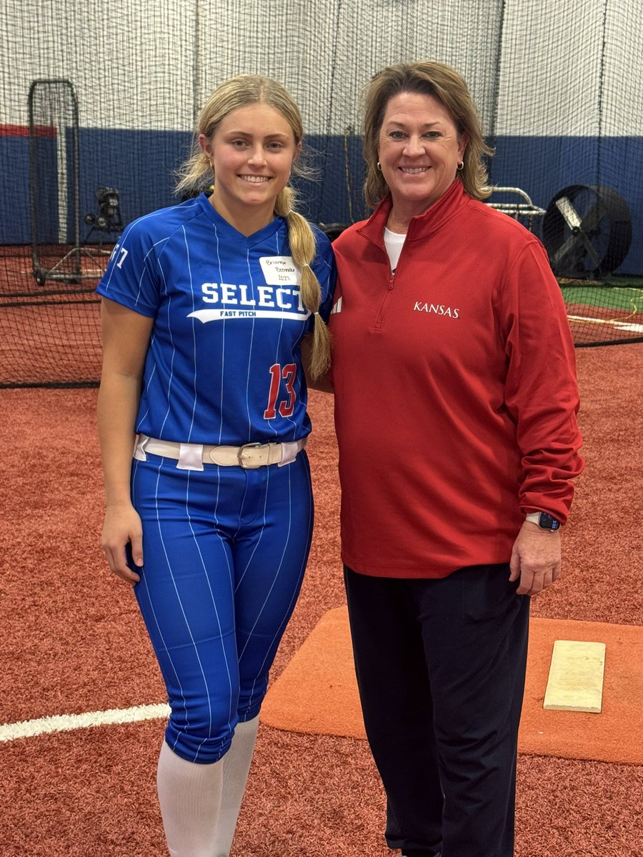 BriBrenneke27's tweet image. I had such a great day at @KUSoftball hitting camp today! Thank you to all the coaches and players especially @JackNLucysDad for all the great tips and new drills! 
Recently I have been working hard on my bat speed and exit velocity with my hitting coach. At camp today I topped…
