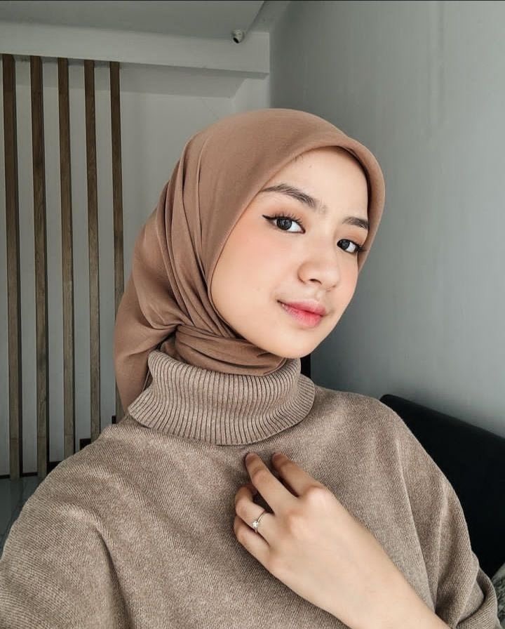 cia_bocill's tweet photo. bingung hari nashwa ini mau jalan pake jilbab apa engga :) https://t.co/15VO2yyEtK