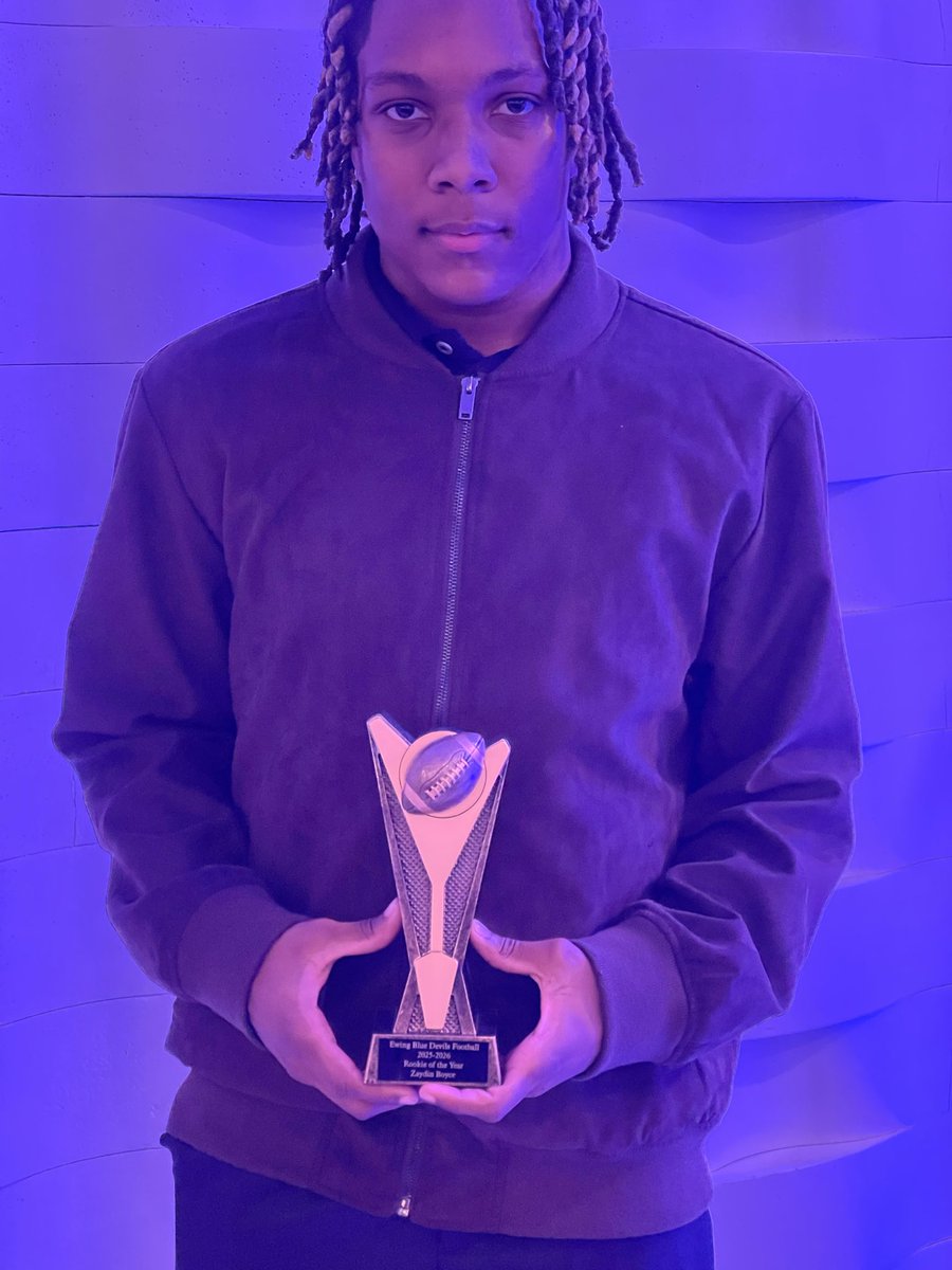 zaydinboyce11's tweet photo. Blessed! Thank you to my coaches, team, and family #recruiting, #NCAA, #CollegeSports , #classof2029 #footballrecruiting #rookieoftheyear https://t.co/zMhCQoQQkM