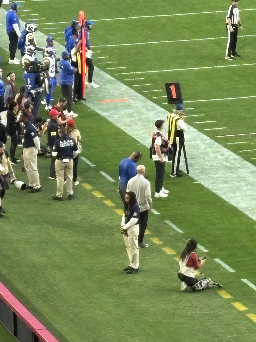 Pink Survivor tweet media