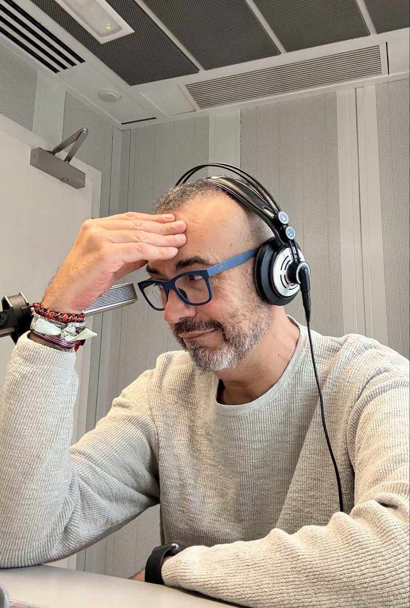 Cosas que pasan ahora en esta red, que después de tantísimos años te quedas a cero seguidores. 
Da igual, por aquí de nuevo para echar un vistazo cómplice a lo que me llama la atención. Y si no, recordad que siempre están las mariposas 🦋