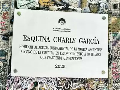 constat_concept's tweet image. Esquina Charly García ♥️