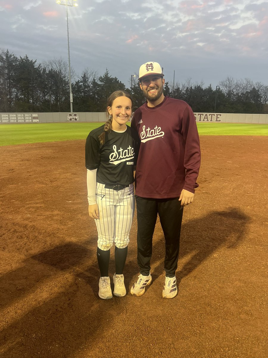 AnnaCastillo_2's tweet image. Had a fun time at @HailStateSB camp, such a nice facility. And had a blast being invited there with my talented teammates @FuryXhelton !! @Coach_Ricketts @MrCoachTbratt @CoachZacShaw @MillieGarner29 @audreyhaywood10 @rmitchell2029 @vivi16604