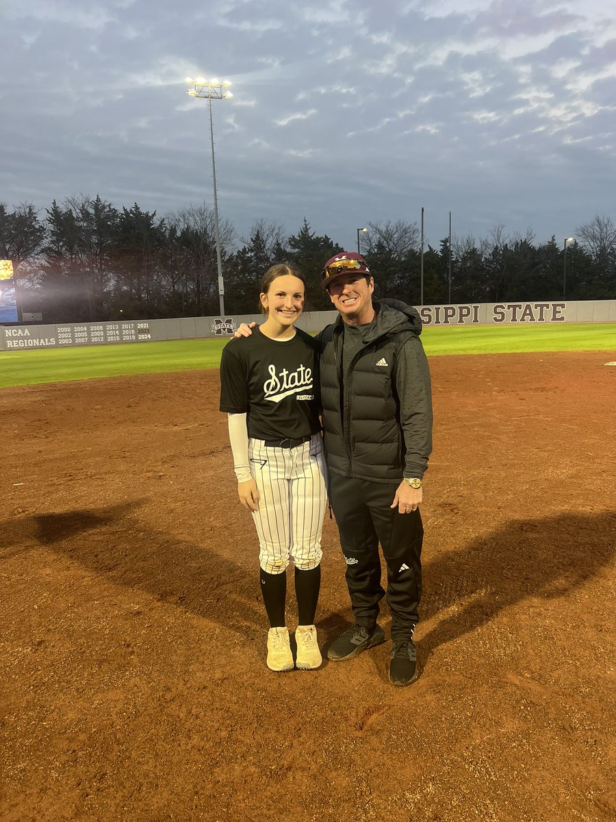 AnnaCastillo_2's tweet image. Had a fun time at @HailStateSB camp, such a nice facility. And had a blast being invited there with my talented teammates @FuryXhelton !! @Coach_Ricketts @MrCoachTbratt @CoachZacShaw @MillieGarner29 @audreyhaywood10 @rmitchell2029 @vivi16604