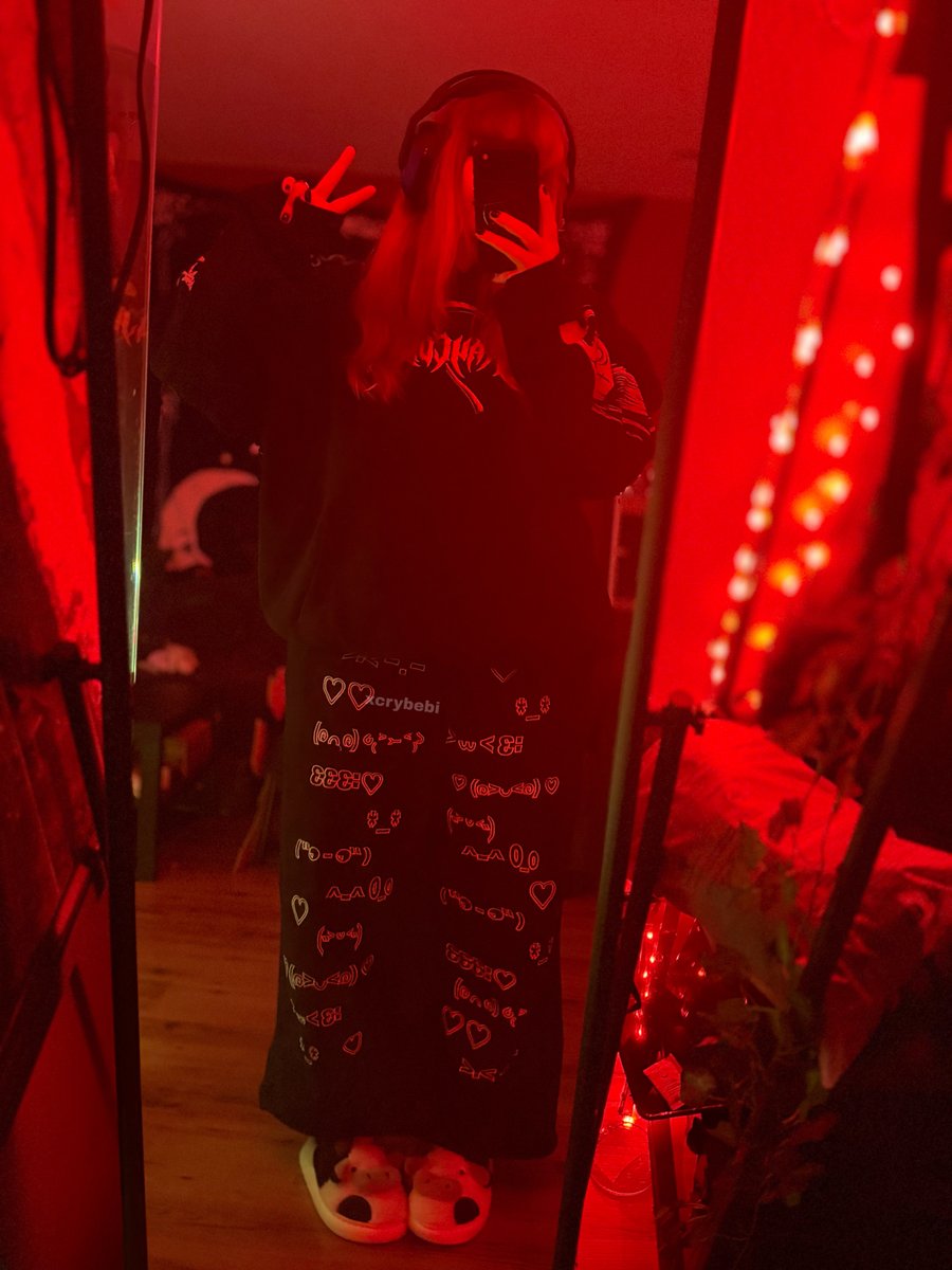 xCrybebi tweet media