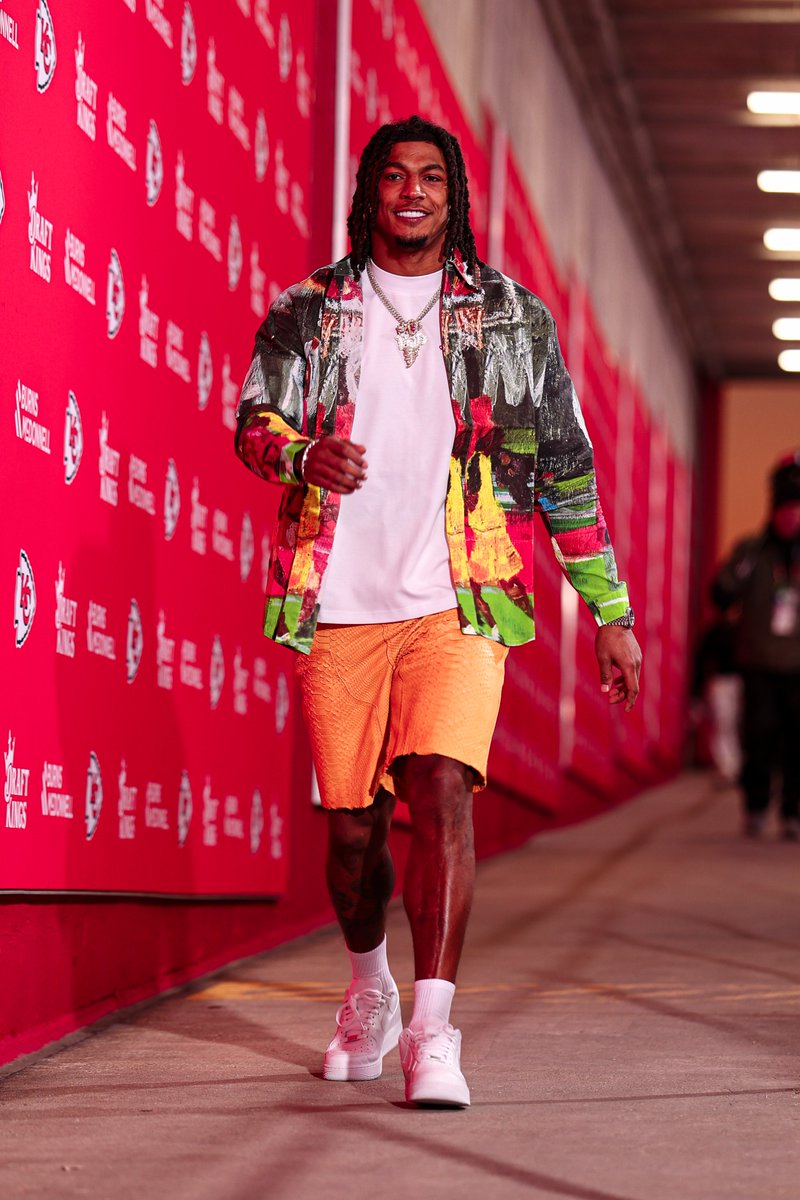 Chiefs's tweet photo. Never too cold for shorts, am I right?

@isiah_pachecoRB x #ProBowlVote https://t.co/cYyBpXXzWJ