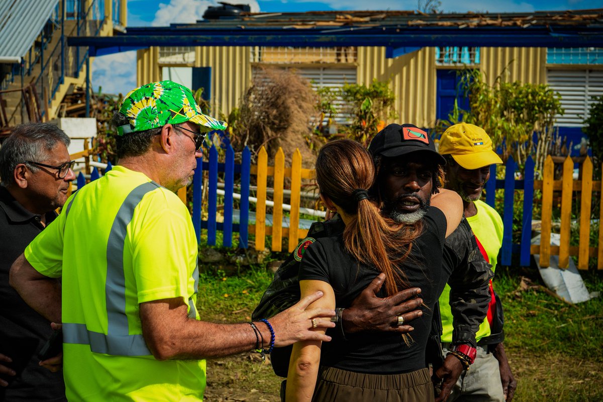 darylvazmp's tweet image. I have seem comments suggesting that it was over a month before any Govt Official visited Accompong. This is not true. 

One of the first communities I visited just days after the passage of Hurricane Melissa was Accompong, St Elizabeth. An assessment was done and Chief Currie…