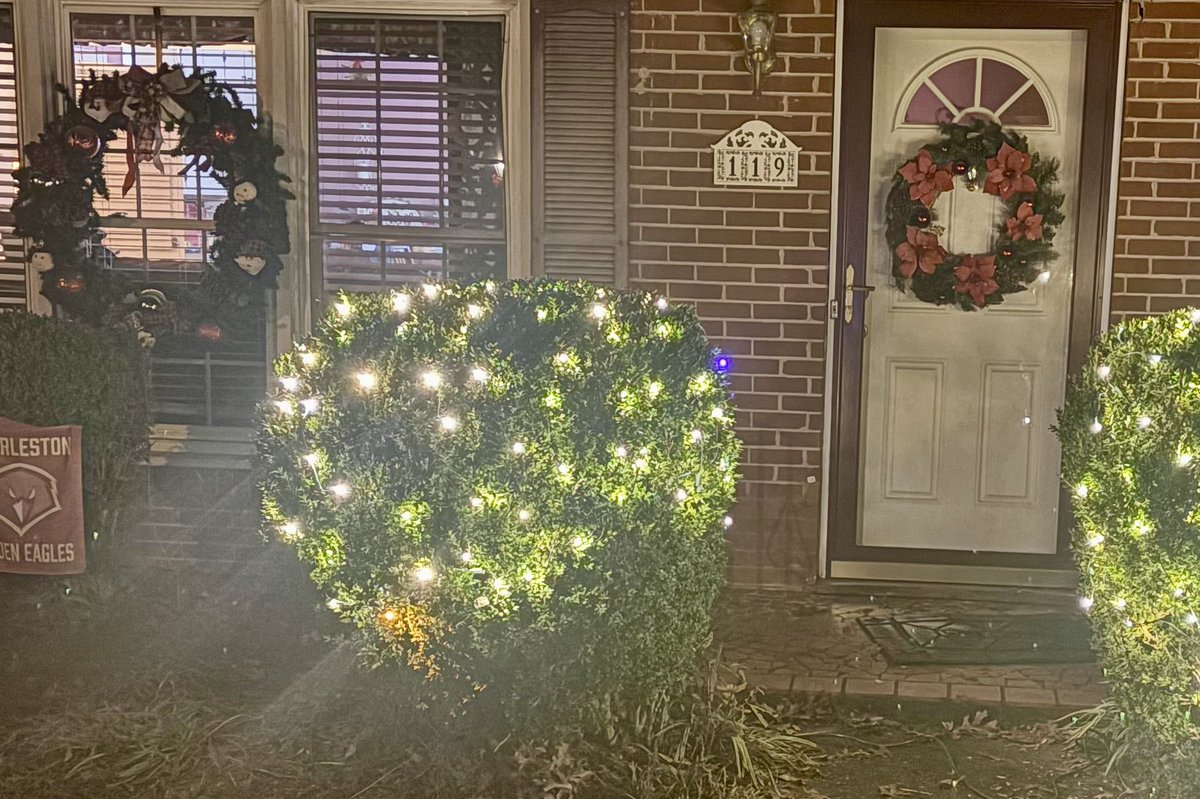KimBelongia's tweet image. This has to be a sign. The “white light” setting on our Christmas lights is still burning one purple and one gold light. Go JMU!!! @JMUFootball @JMUMRD @JMUSports @JMUBarstool