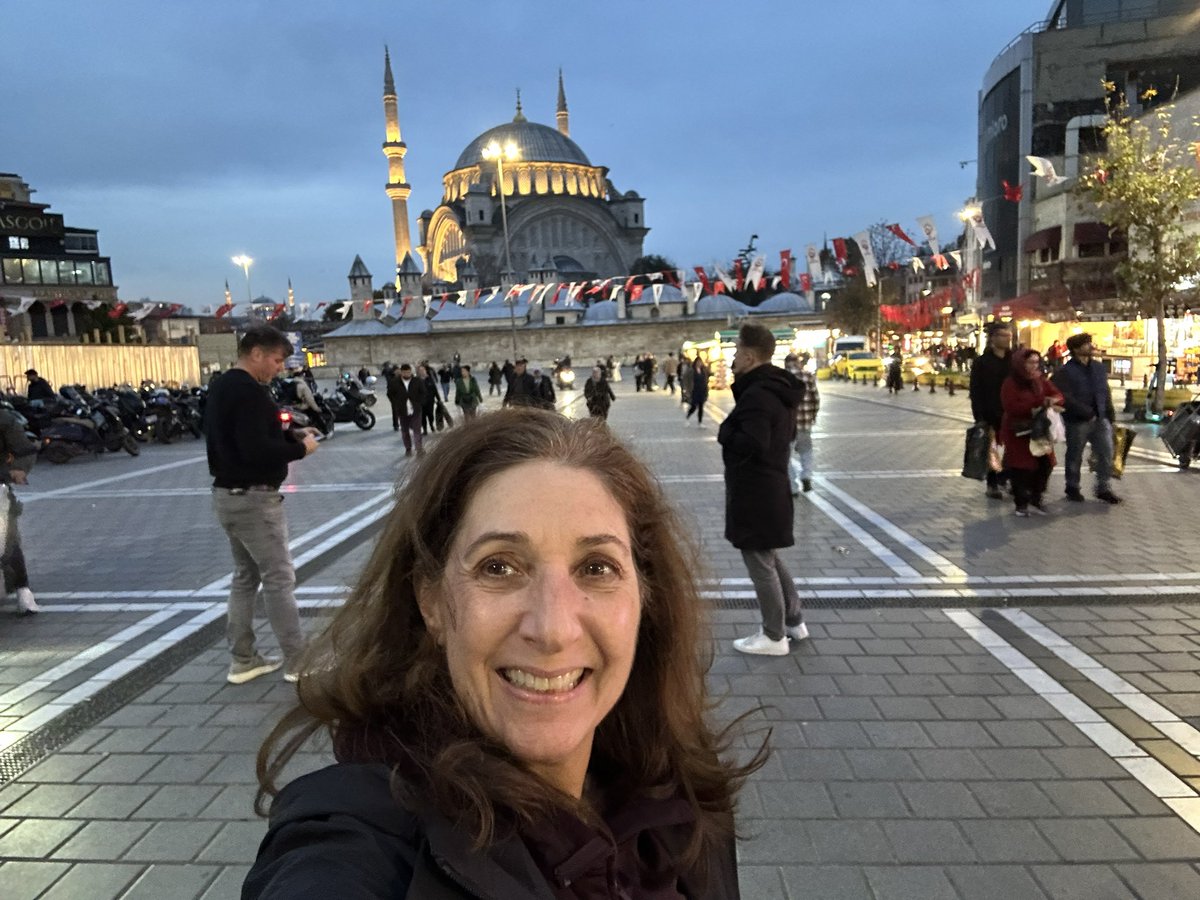 Susan Sakmar tweet media
