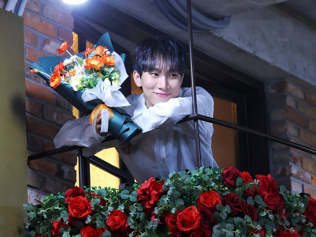 dddu_beee's tweet photo. 미쳤다 p https://t.co/G0Jfn0nBr6