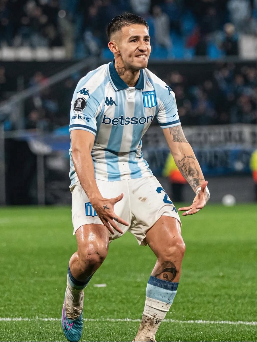 Hoy los laterales de la selección son Tagliafico y el huevo Acuña. Es una locura que Gabriel Rojas no haya tenido una chance. Pedazo de lateral izquierdo.