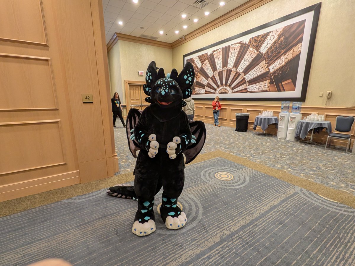 lander_will's tweet image. A friend of mine wore parva for the first time! It's fun to see what kind of energy people put into him when suiting @smott98ca