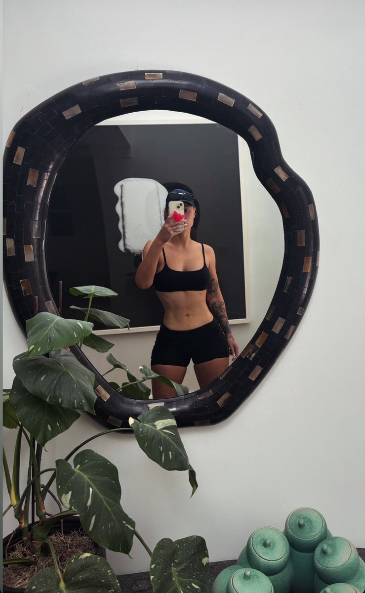 IGGY AZALEA tweet media