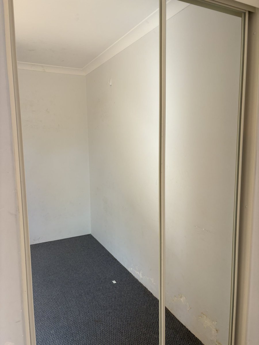 ZenithPW's tweet image. The George is a 10/10 window cleaner, good value for the cost of a packet of Tobacco

“If your gonna post about me make sure you tell them how GLISTENING it looks”