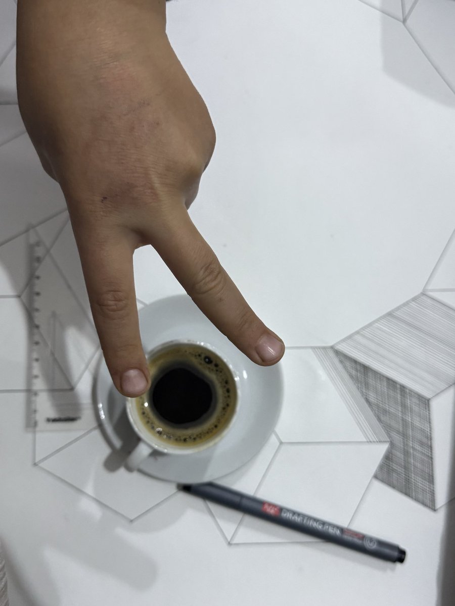 مرحبًا
بدي أظلل والعجان حولي وفوق هاد الرسمة بيها غلط